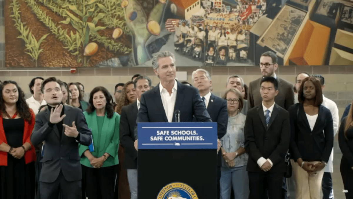 California bans most law enforcement officers from wearing masks during operations – NBC Los Angeles