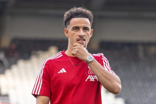 NEWCASTLE-UPON-TYNE, ENGLAND - Monday, August 25, 2025: Liverpool's Curtis Jones on the pitch before the FA Premier League match between Newcastle United FC and Liverpool FC at St James' Park. (Photo by David Rawcliffe/Propaganda)
