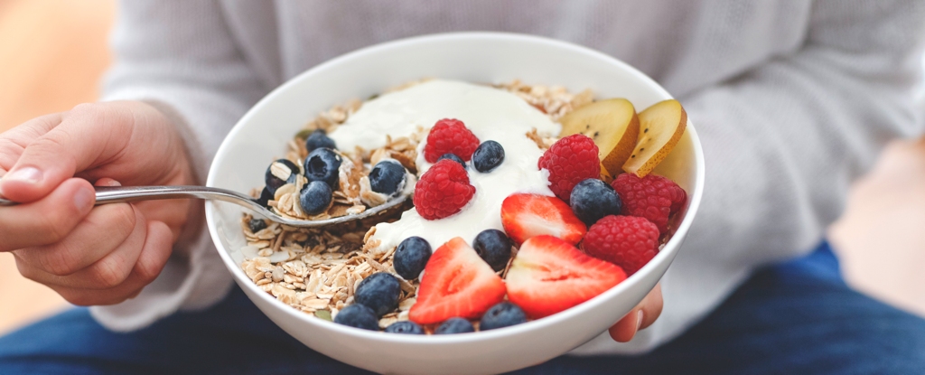 A Type of Fiber May Have Weight Loss Benefits Similar to Ozempic : ScienceAlert