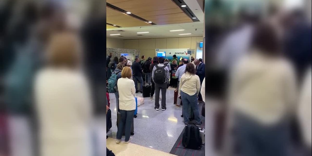 Passengers stuck, flights rerouted after telecommunications outage at Dallas airports
