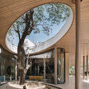 Gathering Grove Residence / R+R Architects - Image 2 of 19