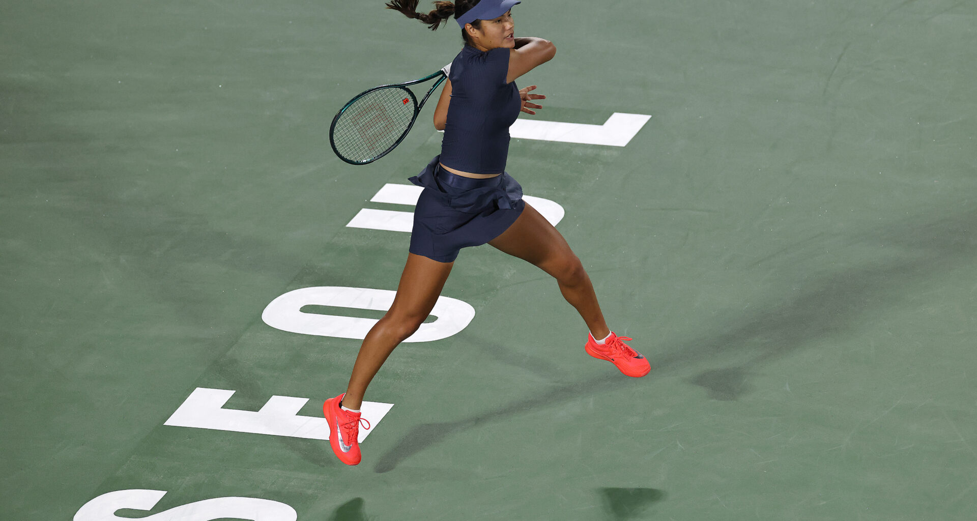 After the delays and the long rallies, Raducanu outlasts Cristian