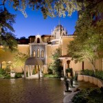 A nice looking hotel at dusk in Fort Worth, Texas.