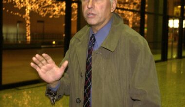 Hitman Steve Mandell dies in federal prison