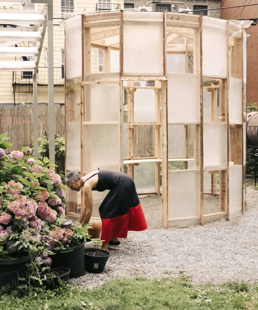 Ellipse Greenhouse / SAW.EARTH - Interior Photography, Closet, Wood