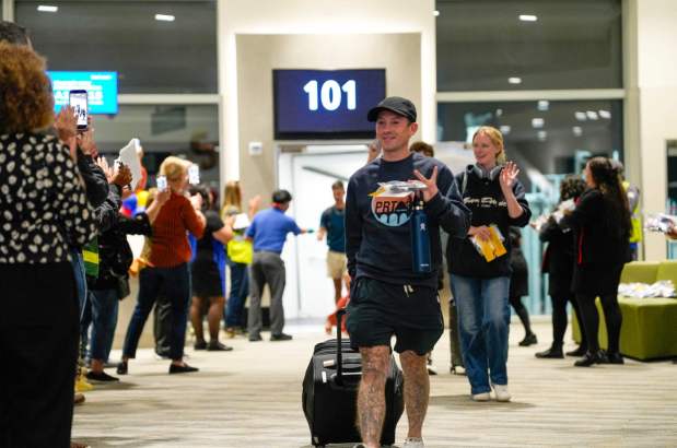 San Diego International Airport will welcome the first flights to arrive at the new Terminal 1. Passengers from flight from Honolulu is the first flight at the San Diego International Airport on Monday, Sept. 22, 2025 in San Diego, California. (Alejandro Tamayo / The San Diego Union-Tribune)