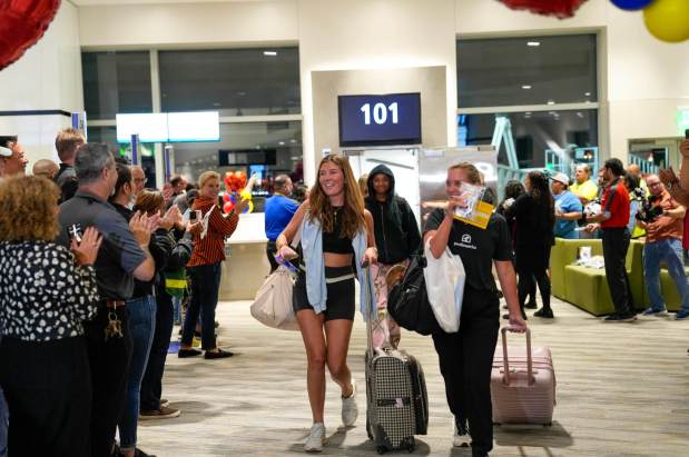 San Diego International Airport will welcome the first flights to arrive at the new Terminal 1. Passengers from flight from Honolulu is the first flight at the San Diego International Airport on Monday, Sept. 22, 2025 in San Diego, California. (Alejandro Tamayo / The San Diego Union-Tribune)