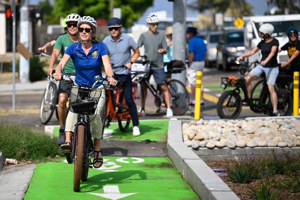 Encinitas to expand use of flashing message signs on area roadways – San Diego Union-Tribune