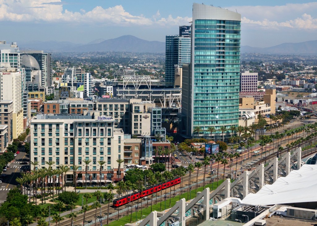 San Diego approves $25 minimum wage for most tourism workers – San Diego Union-Tribune