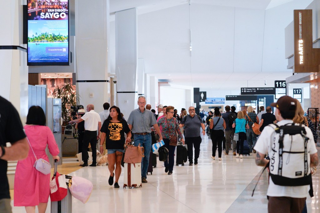 San Diego airport’s spacious new terminal opens fully to the public – San Diego Union-Tribune