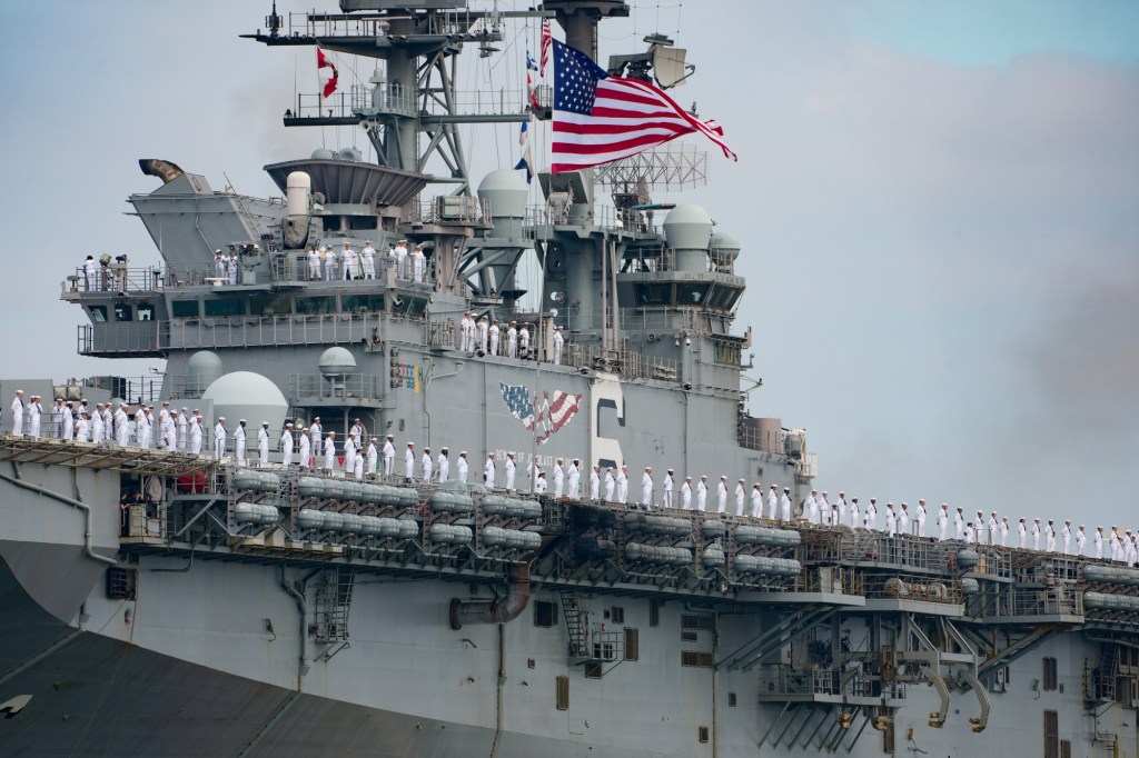 The “mini” aircraft carrier USS America moves back to San Diego in joyous return – San Diego Union-Tribune