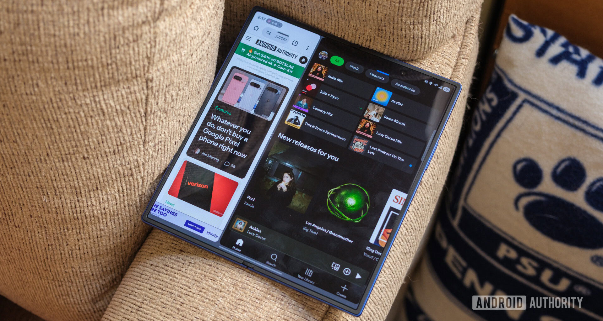 Samsung Galaxy Z Fold 7 split screen spotify chrome