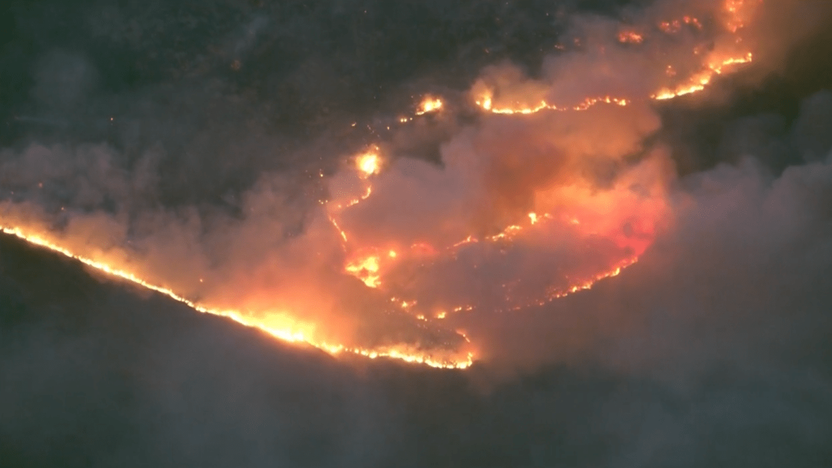 Evacuation orders issued for Pyrite Fire in Jurupa Valley – NBC Los Angeles