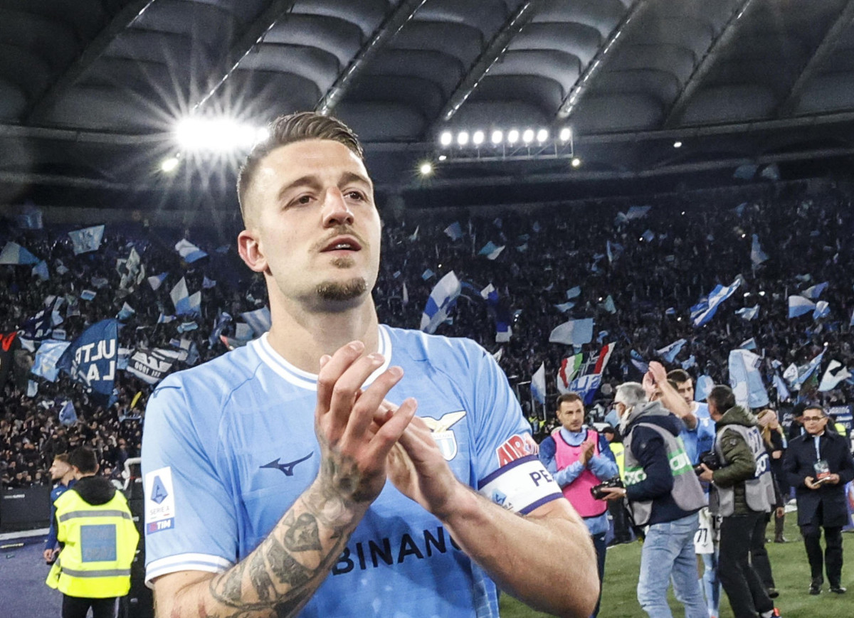 Lazio'sSergej Milinkovic-Savic celebrates with teammates after winning the Italian Serie A soccer match between Lazio and Juventus at the Olimpico stadium in Rome, Italy, 08 April 2023.  EPA-EFE/FABIO FRUSTACI
