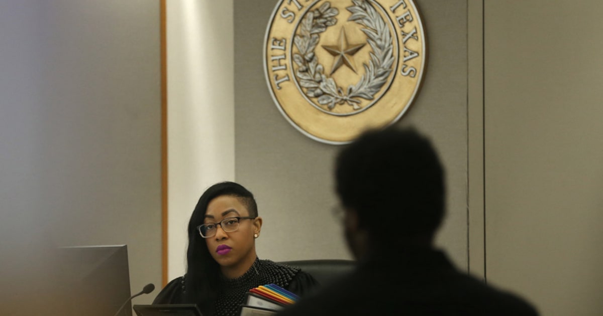 Dallas County Judge Amber Givens doesn’t deserve a bonus