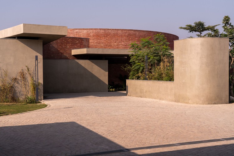 The Sanctum House / RENESA Architecture Design Interiors Studio - Exterior Photography, Concrete