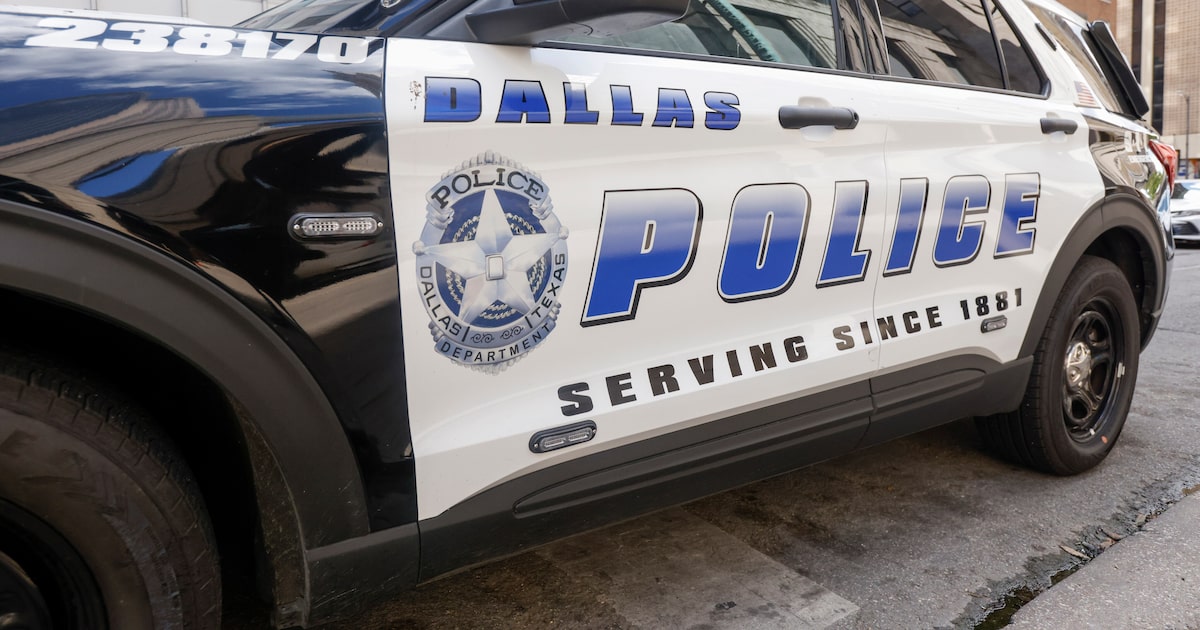 Two Dallas police officers injured after squad cars crash into one another