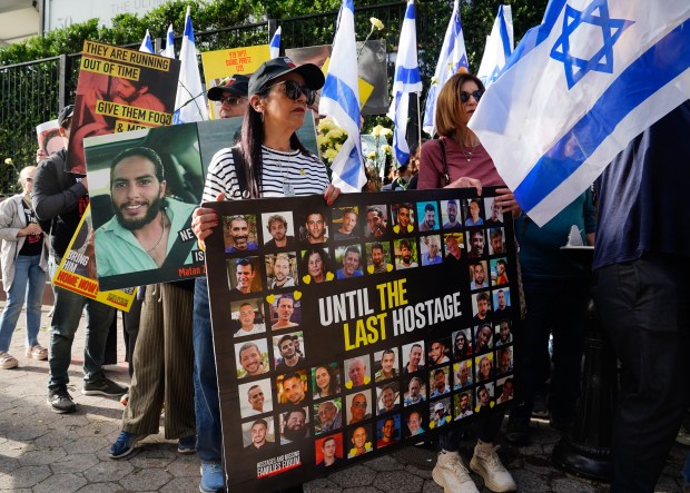 Protestors advocating for the release of Israeli hostages protest outside the UN in Manhattan during Benjamin Netanyahu's speech in front of the United Nations General Assembly Friday, Sept. 26, 2025 in New York City. (Barry Williams/ New York Daily News)