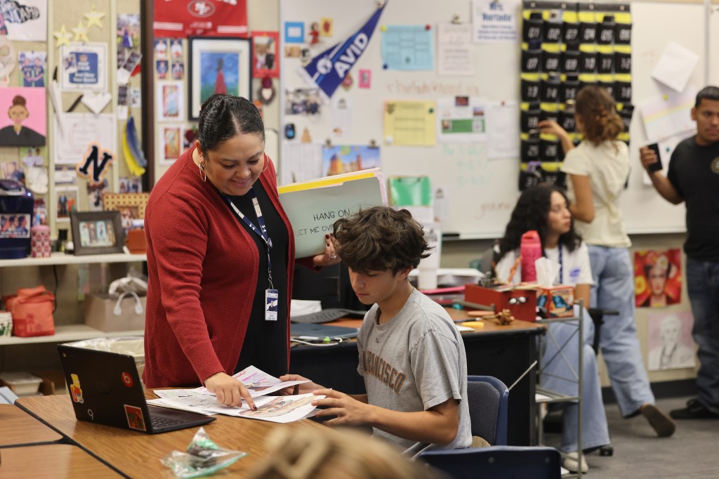 How a Napa teacher is inspiring students — and local entrepreneurs — with her own hustle – The Press Democrat
