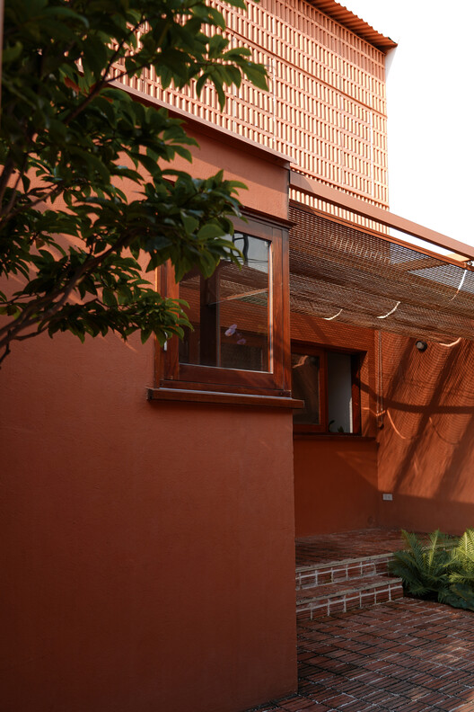 Terracotta Breath House / live out studio - Interior Photography, Wood, Balcony