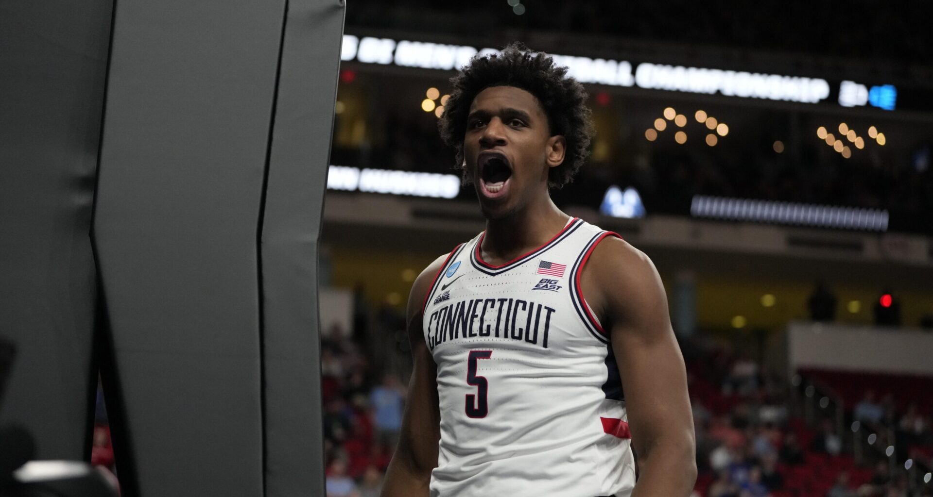 UConn's Tarris Reed Jr. Set To Have Dominant Senior Season
