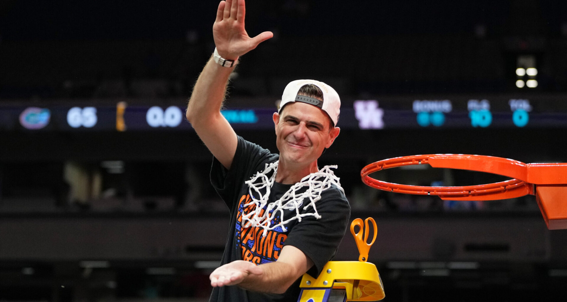 Florida basketball gets commitment from 7-foot center, per report