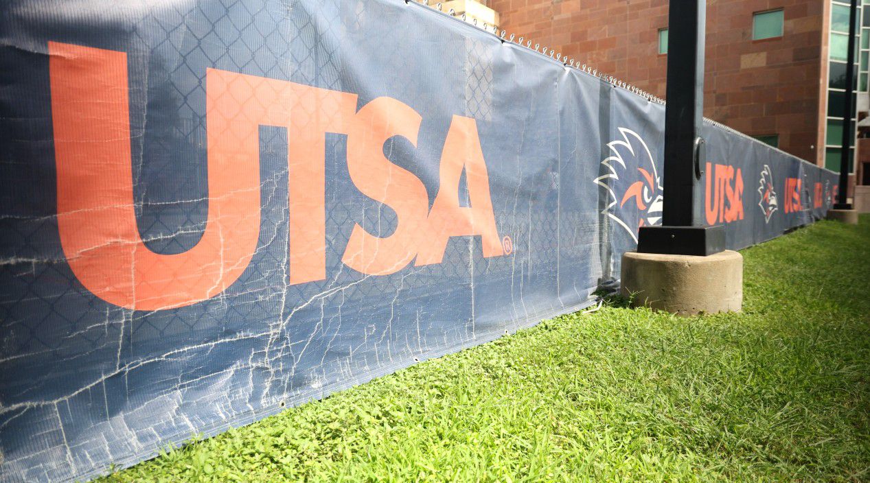 UTSA banner. (Spectrum News 1)