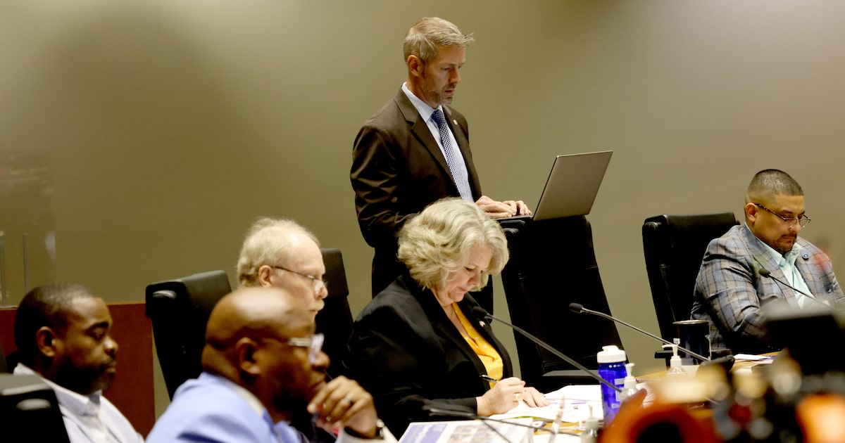 Dallas approves budget amendment to cut lobbyists funding to lower property tax rate