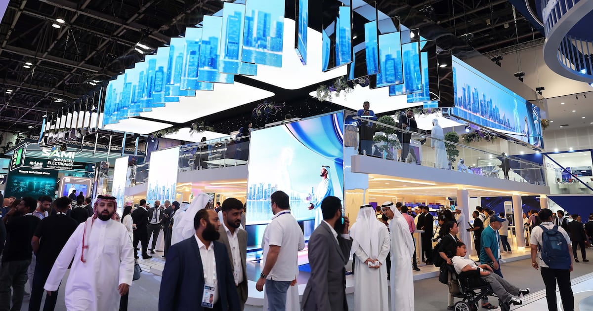 Dubai telecoms company Du inundated with customer queries as service slows
