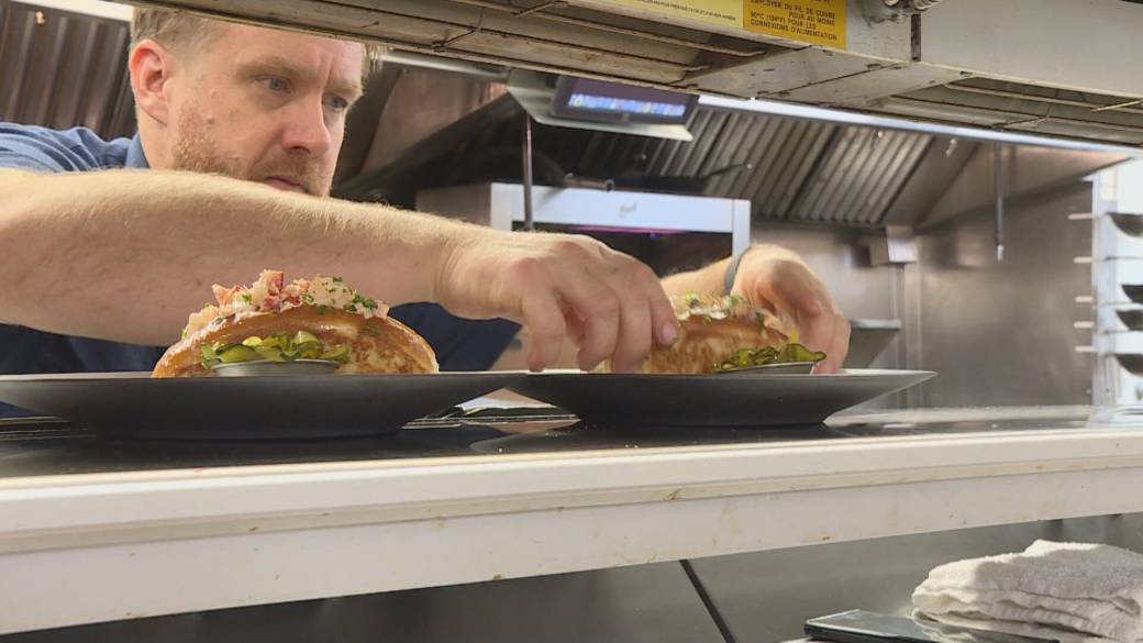 Click to play video: 'BIV: Restaurant industry extreme staffing shortage'