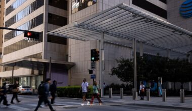 AT&T searching for office space outside of downtown Dallas