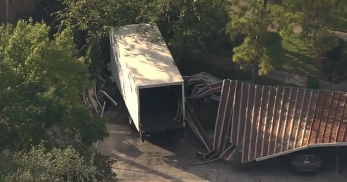 Box truck pursuit ends in crash, gunfire in west Houston