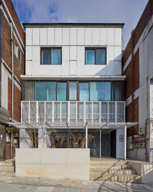 Natural High / FHHH friends - Exterior Photography, Glass, Balcony