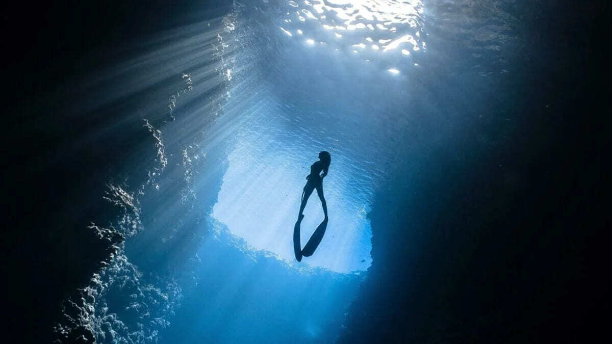 a massive ocean 700 km beneath Earth’s surface