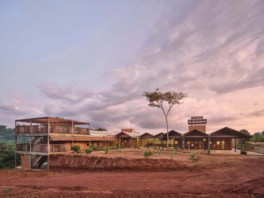 African Flow School in Cameroon by Urbanitree