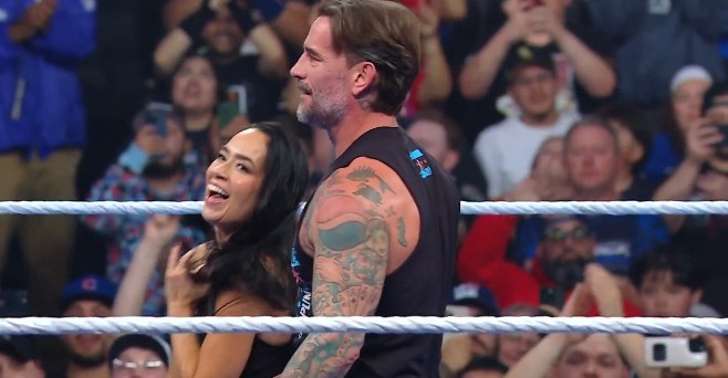 AJ Lee finally returns to WWE and attacks Becky Lynch