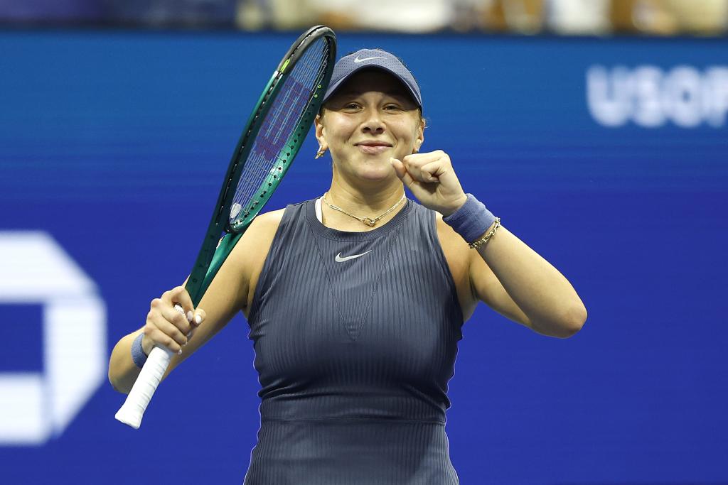 Amanda Anisimova reaches US Open quarterfinals, Iga Swiatek rematch