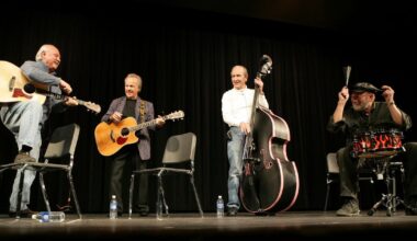 Sonny Curtis, member of the Crickets who wrote the "Mary Tyler Moore Show" theme song, dies at 88