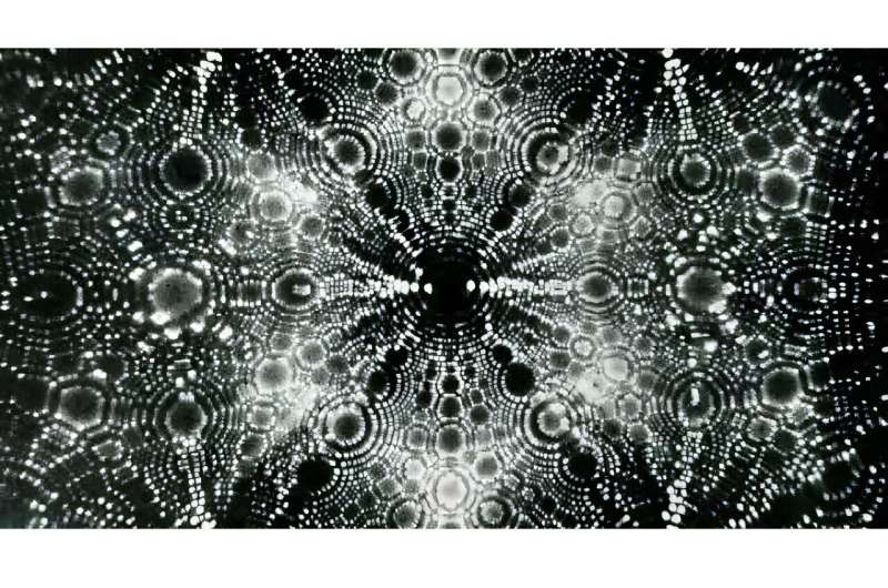 'Atoms, ja, atoms': Physics pioneer key to microscopy 'revolution in resolution'