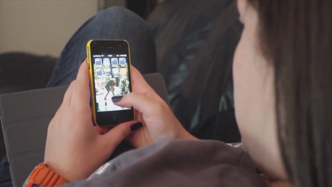 San Antonio schools find cellphone policy workaround