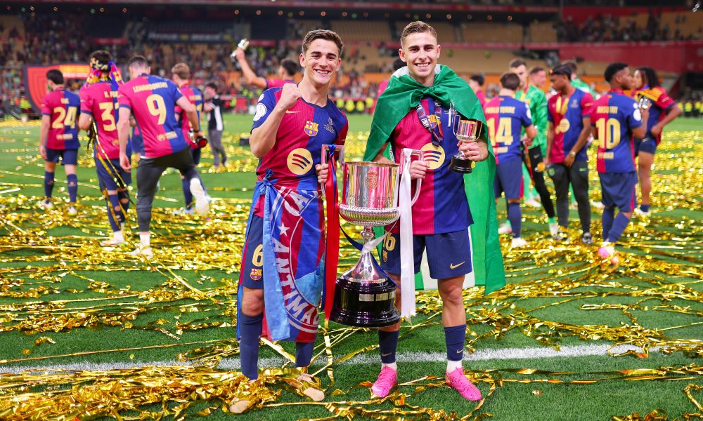 Barcelona midfielders come to blows in pre-season training forcing captains to break it up