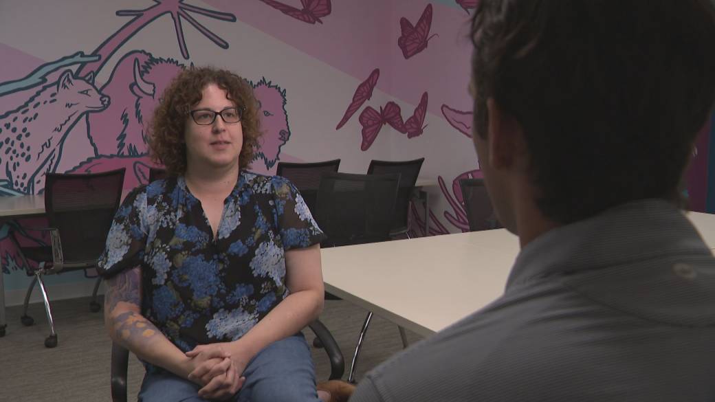Click to play video: '2SLGBTQ+ groups file lawsuit against Alberta’s Bill 27'