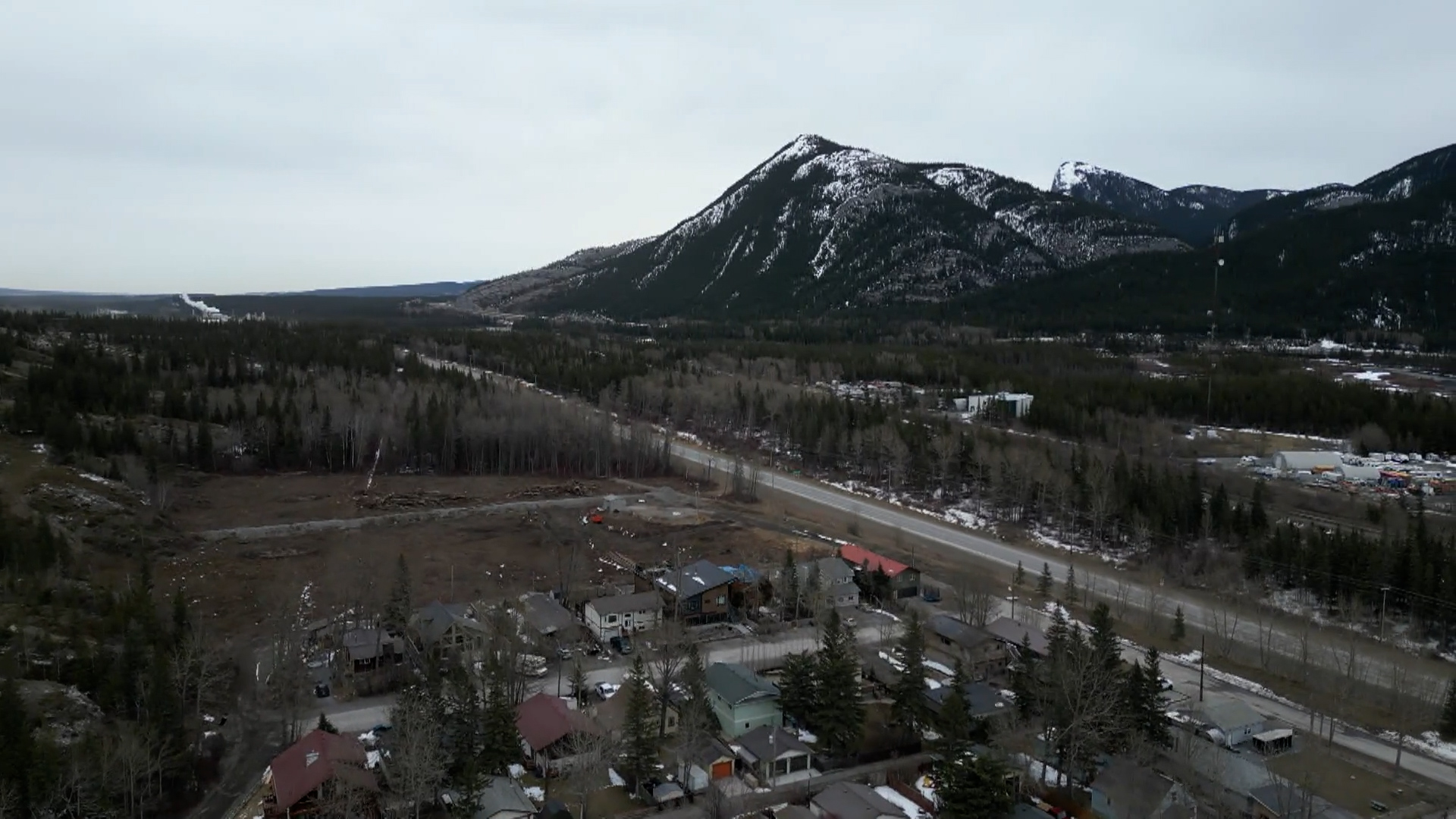 Click to play video: 'Urgency mounts for fire mitigation in Alberta’s Bow Valley amid dry conditions'