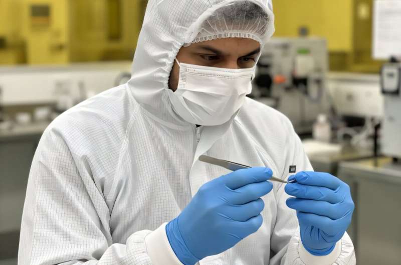 Butterfly wings inspire solution to impossible problem