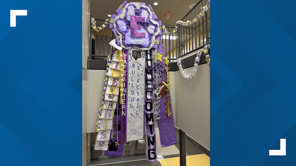 Everman High's two-story mum wows during homecoming festivities
