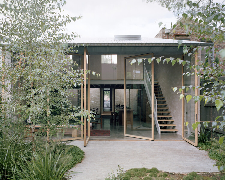 Carlton Cottage / Lovell Burton Architecture - Image 1 of 25