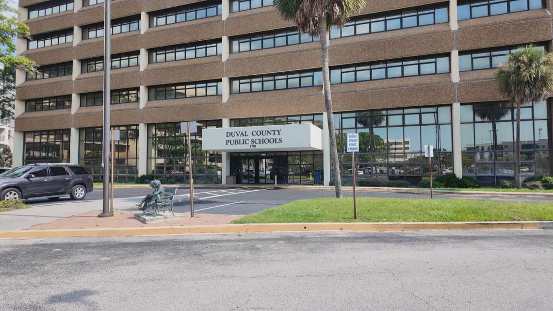 DCPS headquarters sale decision pending board vote