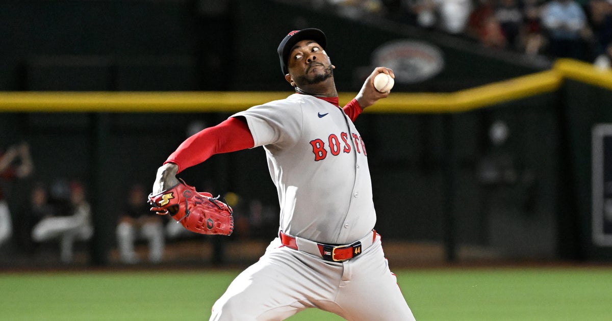 Aroldis Chapman records 4-strikeout ninth for Red Sox as his hitless streak continues