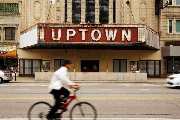 The Uptown Theatre in disrepair in Chicago on July 16, 2015. (José M. Osorio/Chicago Tribune)