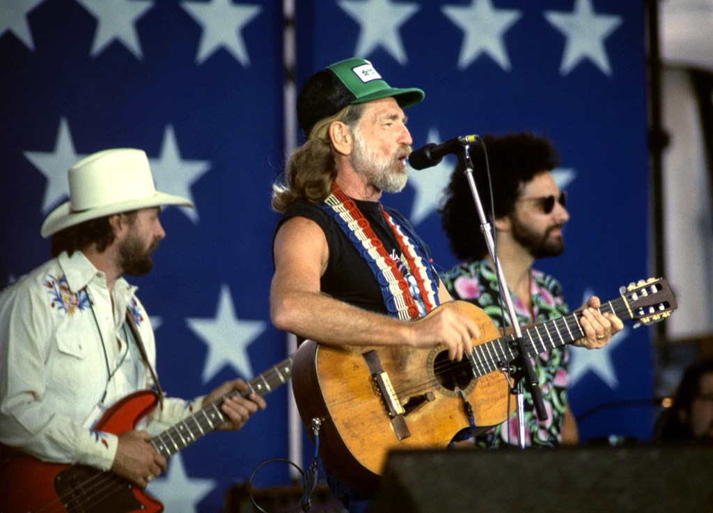Willie Nelson, Neil Young and more perform at first Farm Aid concert